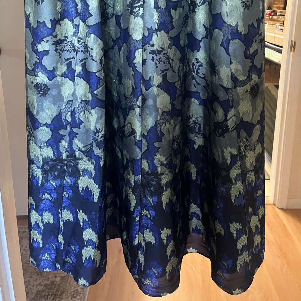 Banana Republic Floral Maxi Dress, size 4 - Picture 4 of 7